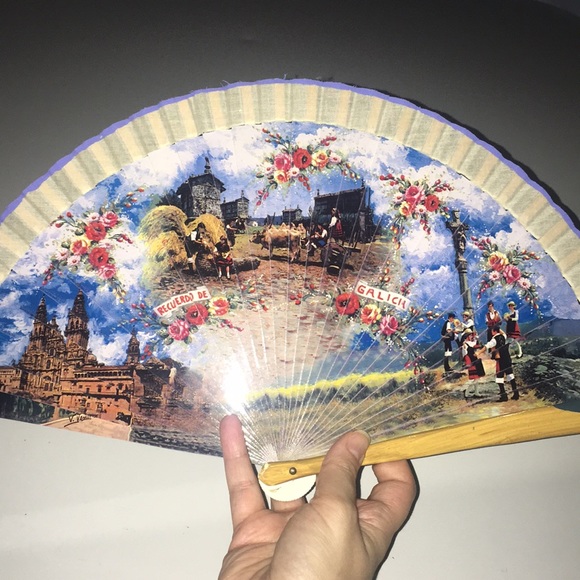 Spanish Painted Decorative Fan - Picture 2 of 5